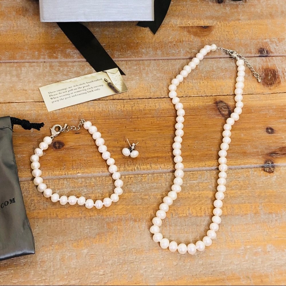 NWT Pacific Pearls Box Set